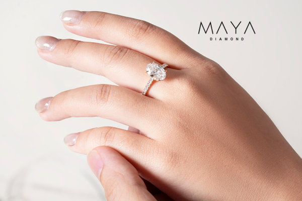 NHẪN ĐÍNH HÔN ĐEO TAY  NÀO? CÁCH ĐEO NHẪN CẦU HÔN CHUẨN NHẤT